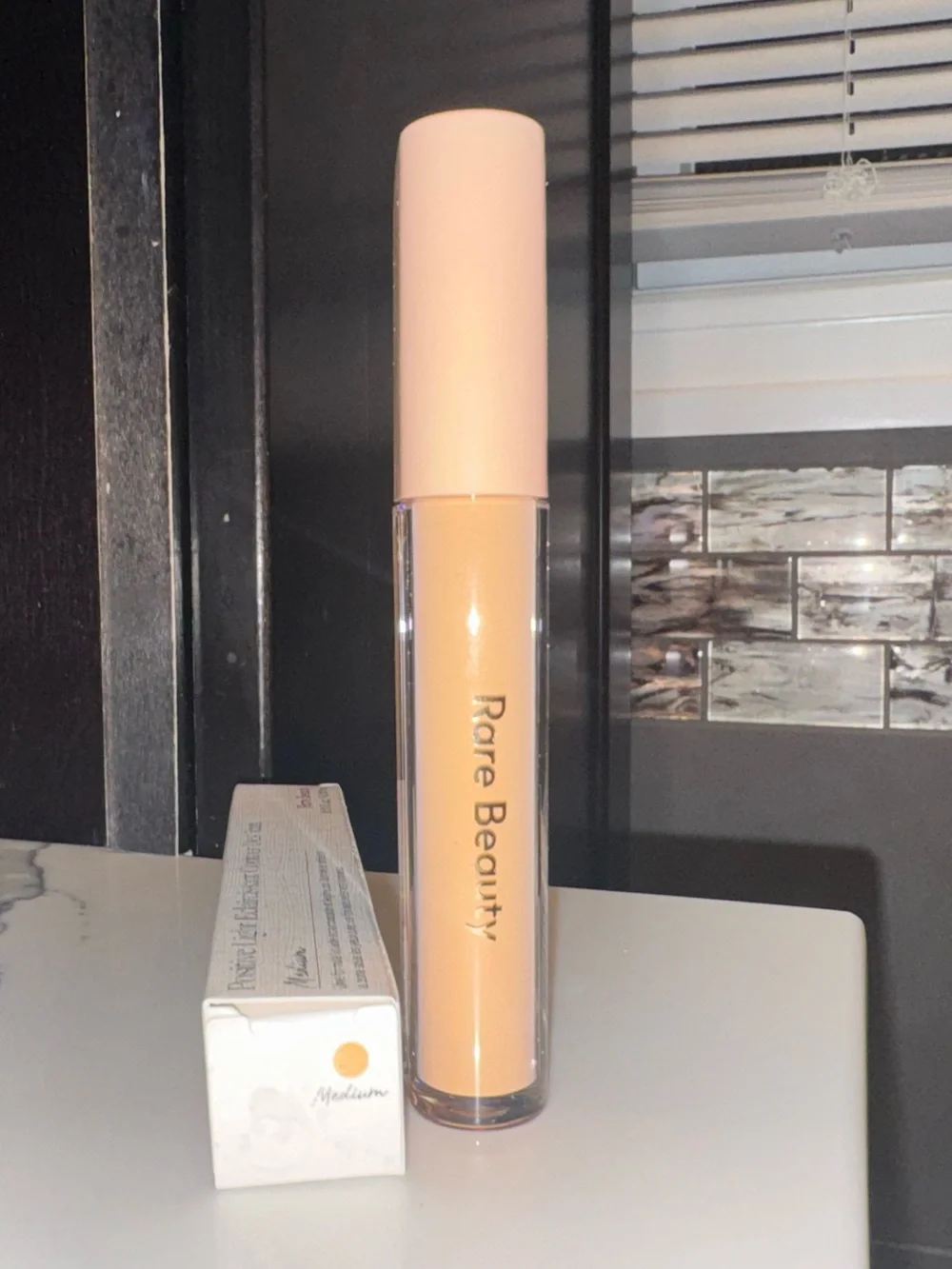 Rare Beauty Positive Light Under Eye Brightener – Medium